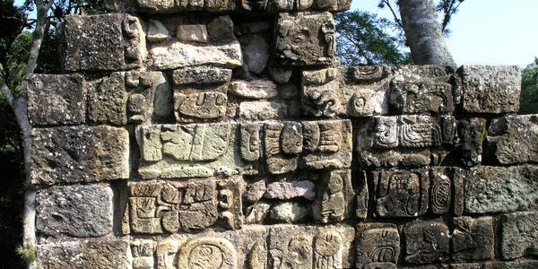 Jen zlomku hieroglyfů rozumíme, Copán