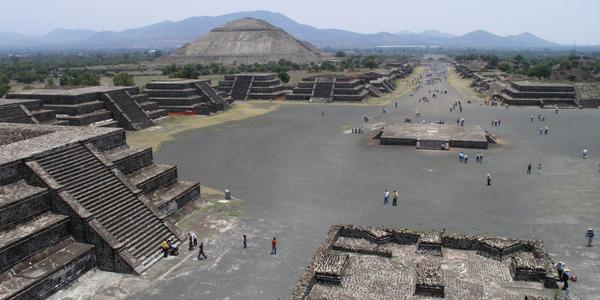 Sluneční pyramida, Teotihuacan