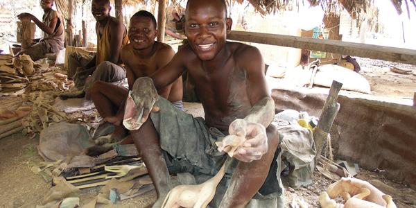V Akamba carving village