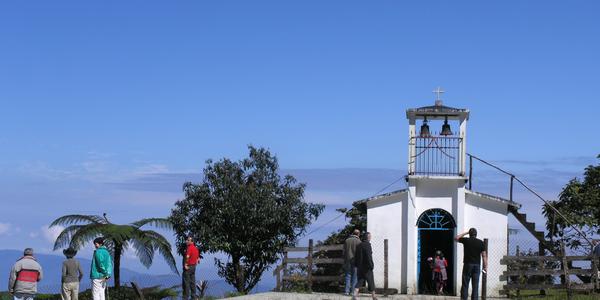 Kaplička uprostřed Sierra Benito Juarez