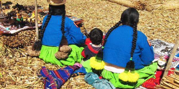 Na plovoucích ostrovech jezera Titicaca