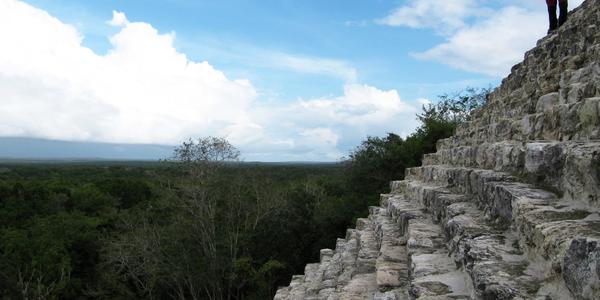 Na pyramidě v Calakmulu