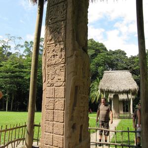 Stéla v Quirigua, Guatemala