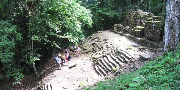 Yaxchilan v pralesích Peténu