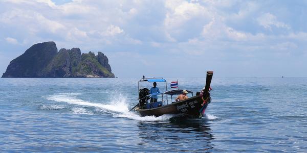 Plavba na Phi Phi Leh