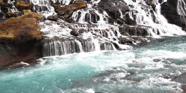Hraunfossar, lávový vodopád