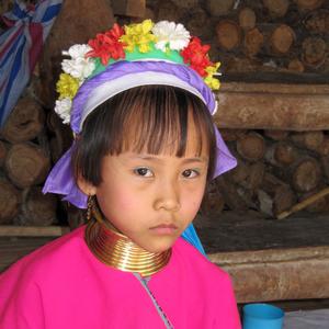 Chiang-Mai, smutná holčička ze skupiny  Karenů
