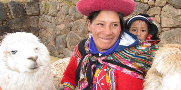 Pózování pro turisty,  pevnost Sacsayhuaman