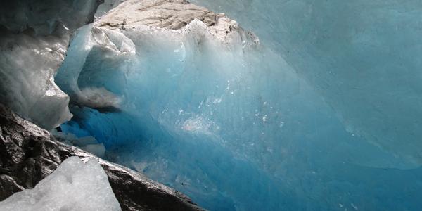 Pohled pod ledovec, Briksdalsbreen