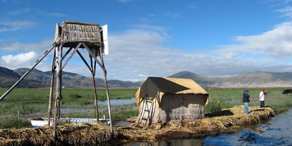 Jezero Titicaca, Los Uros