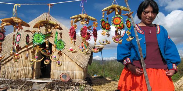 Suvenýry pro turisty, na jezeře Titicaca