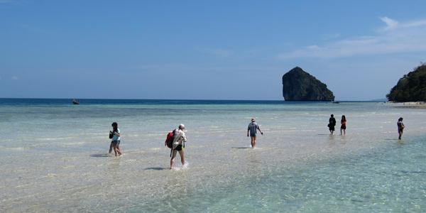 Vycházka mezi ostrovy u Krabi