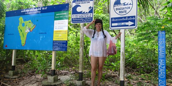 varování před tsunami, Phi Phi