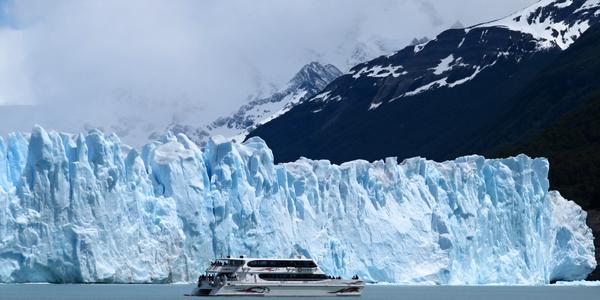 Pod čelní stěnou ledovce Perito Moreno