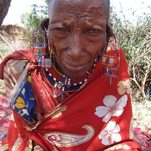 Kolik je asi let této Masajce, Amboseli