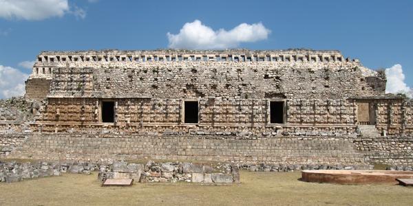 Kabah, Palác masek