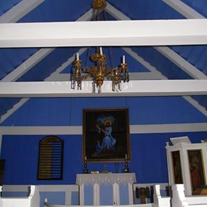 Interiér kostela, cestou do Hofnu