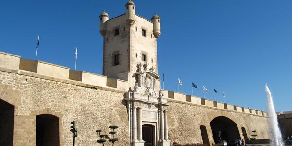Cádiz, Puerta de la Tierra