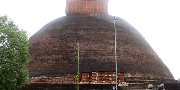 Pomník lidské práce, Anuradhapura
