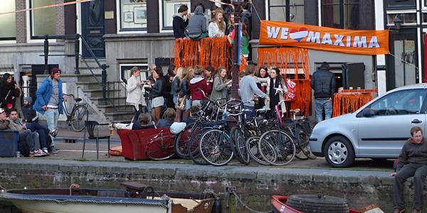 Milujeme Maximu, Amsterodam