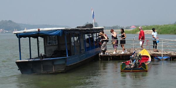 Na Mekongu, Chiang Saen