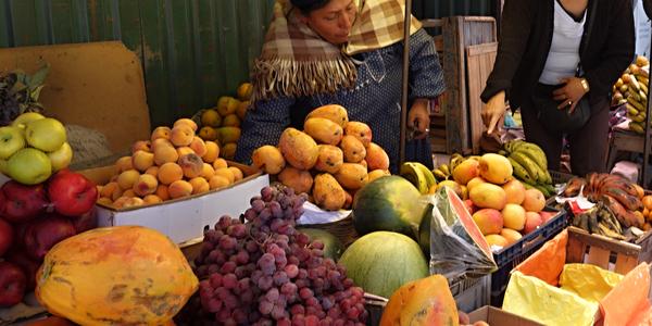 Bohatá nabídka ovoce, El Alto