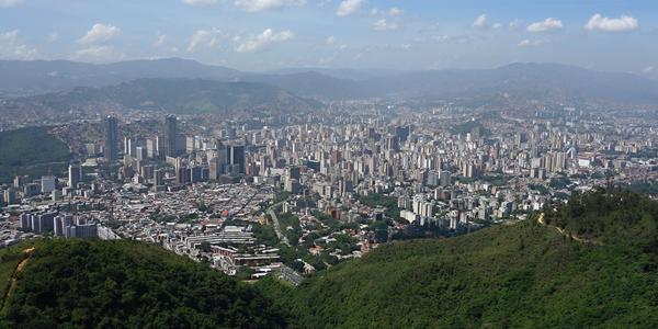 008. Caracas z lanovky