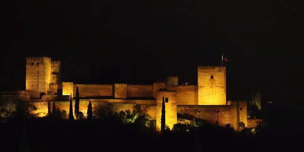 Noční Alhambra