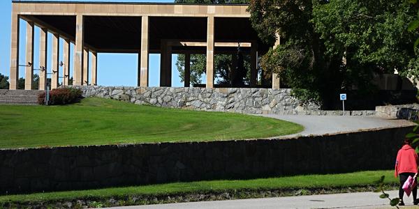 Skogskyrkogarden, vstup do obřadní síně, Stockholm