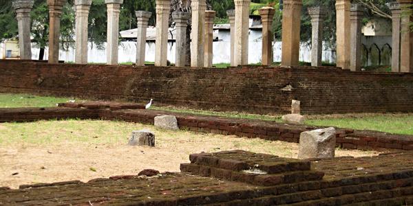 Zbytky paláce v Anuradhapura