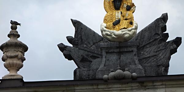 17. Detail vstupní brány do areálu Čenstochové