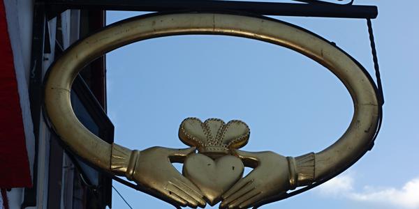 004. Galway, irský prstýnek Claddagh