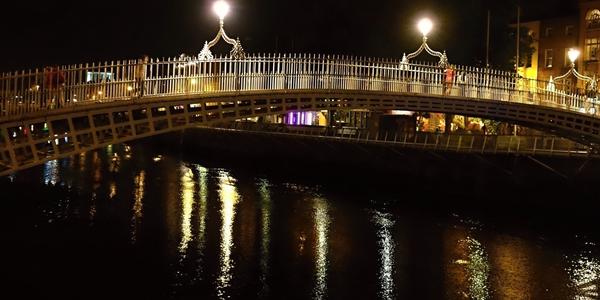 008. Halfpence bridge, Dublin