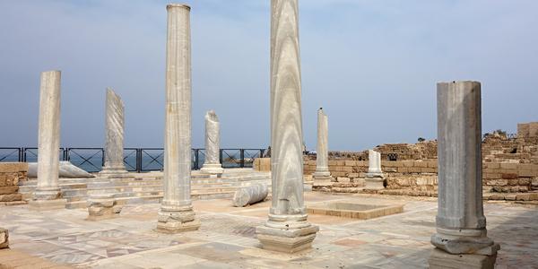 022. Zříceniny Caesarea