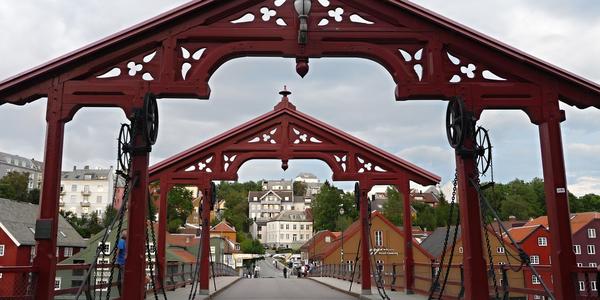 64. Starý most v Trondheimu