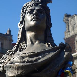 001. Busta posledního vládce Aztéků, Mexico City