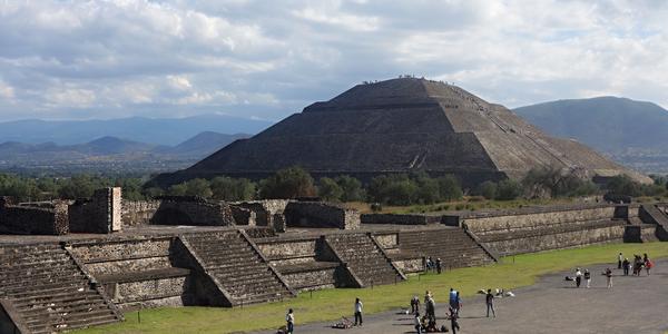 036. Pyramida Slunce, Teotihuacán