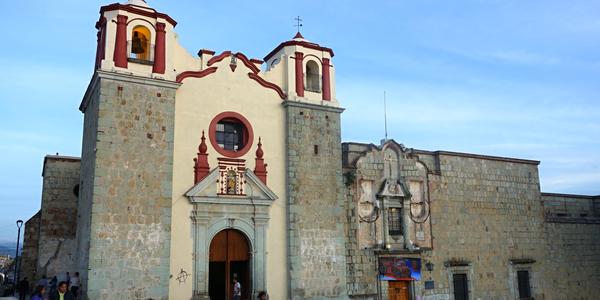 125. Oaxaca barevná