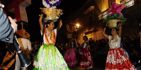 133. Tanečnice gualagetza 1, Oaxaca