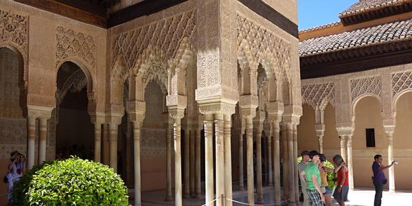 73. Alhambra, Lví dvůr