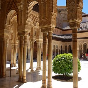 77. Opravdu nádherná Alhambra