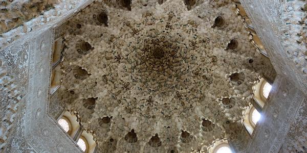 098. Granada, Alhambra, fascinující stropy