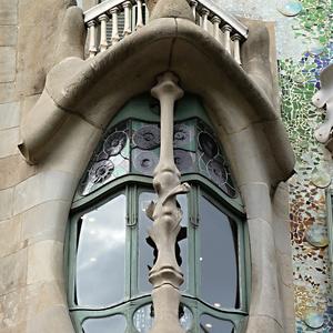 10. Barcelona, detail Casa Batllo, Gaudí