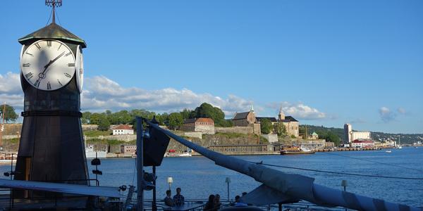130. Na nábřeží v Oslo