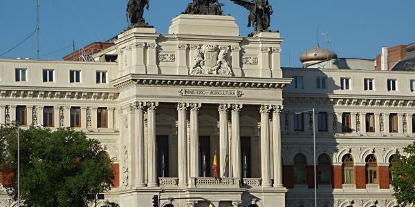 8. Monumentální budova ministerstva zemědělství, Madrid