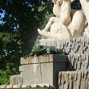 9. Fontána v parku El Buen Retiro, Madrid