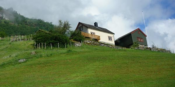 66. Norská farma
