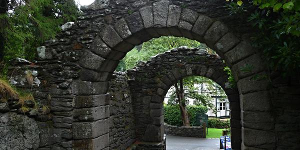 47 Zbytky opevnění bývalého opatství, Glendalough