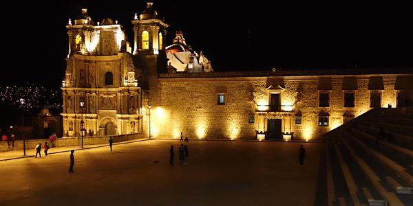 132. Oaxaca, noční San Cristóbal