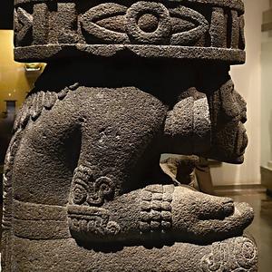 29. Antropologické muzeum, bůh ohně